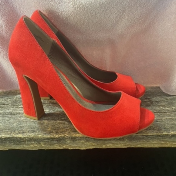 Red Open Toe High Heels Size 6 1/2 - Picture 3 of 15